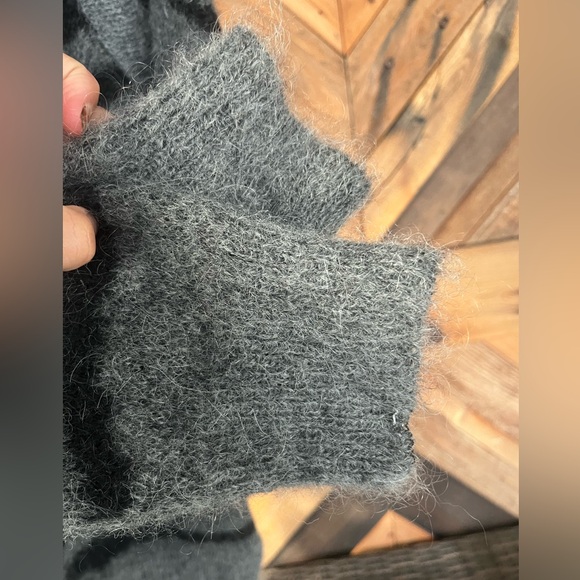 GERARD DAREL
Grey Zebra Print Sweater Size 2 - Picture 7 of 10